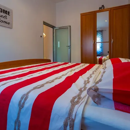 Vukic * 茨里克韦尼察